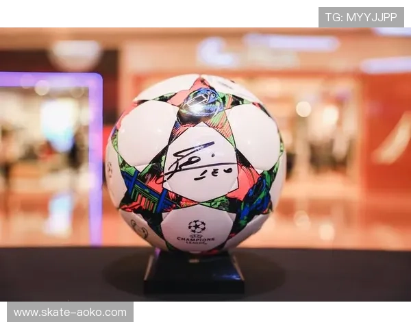 足球袋抽绳式设计风潮球星们的最爱装备揭秘